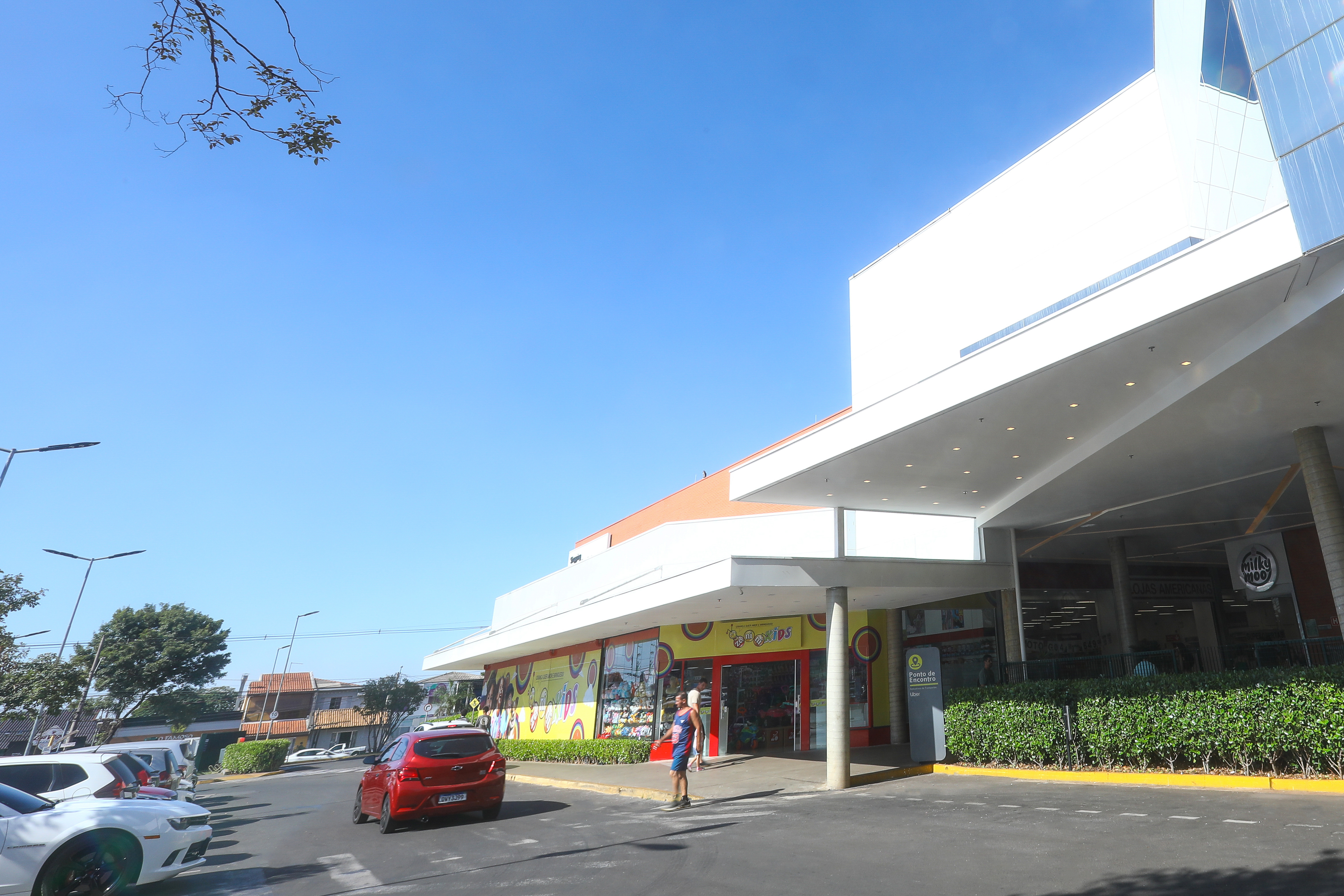 Shopping ParkCity Sumaré promove troca de figurinhas e cartas de Pokemón neste sábado, 13/7