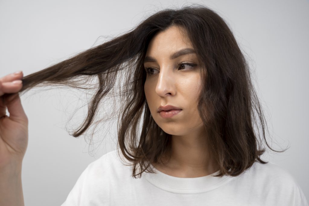 Cabelo sem brilho? Estes são os 3 motivos mais comuns para o problema