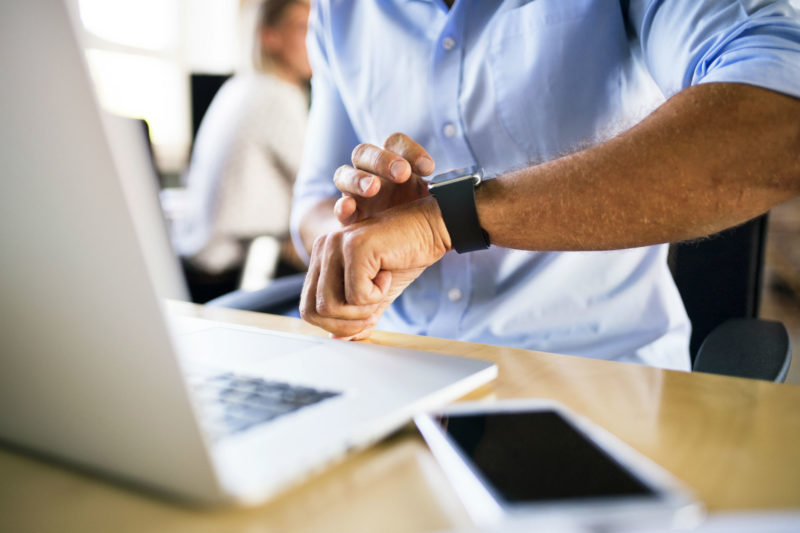 Quatro dicas de especialistas para trabalhar menos sem afetar a carreira