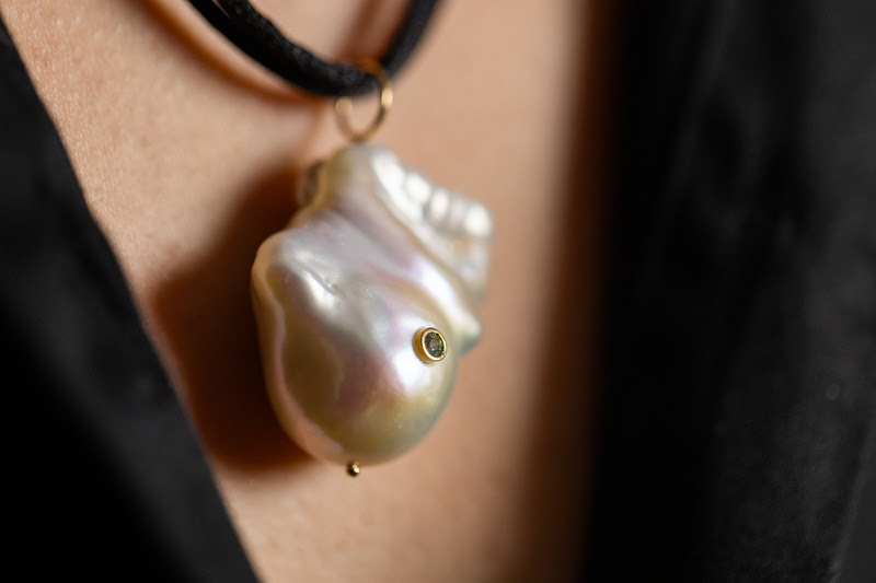 Joia do Bem: Amor e Solidariedade em Forma de Pingente