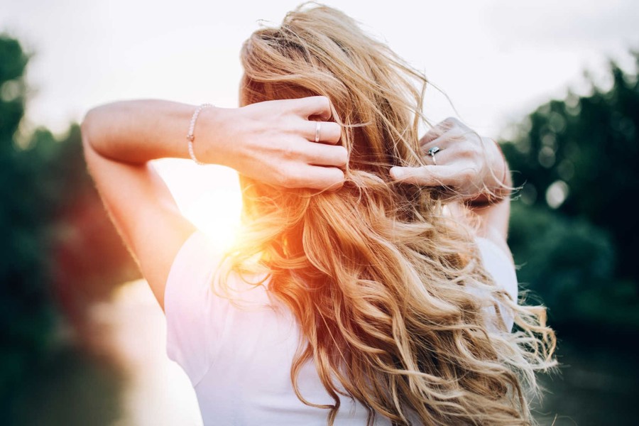 Dicas Naturais para Clarear os Fios e Conquistar o Blonde Natural