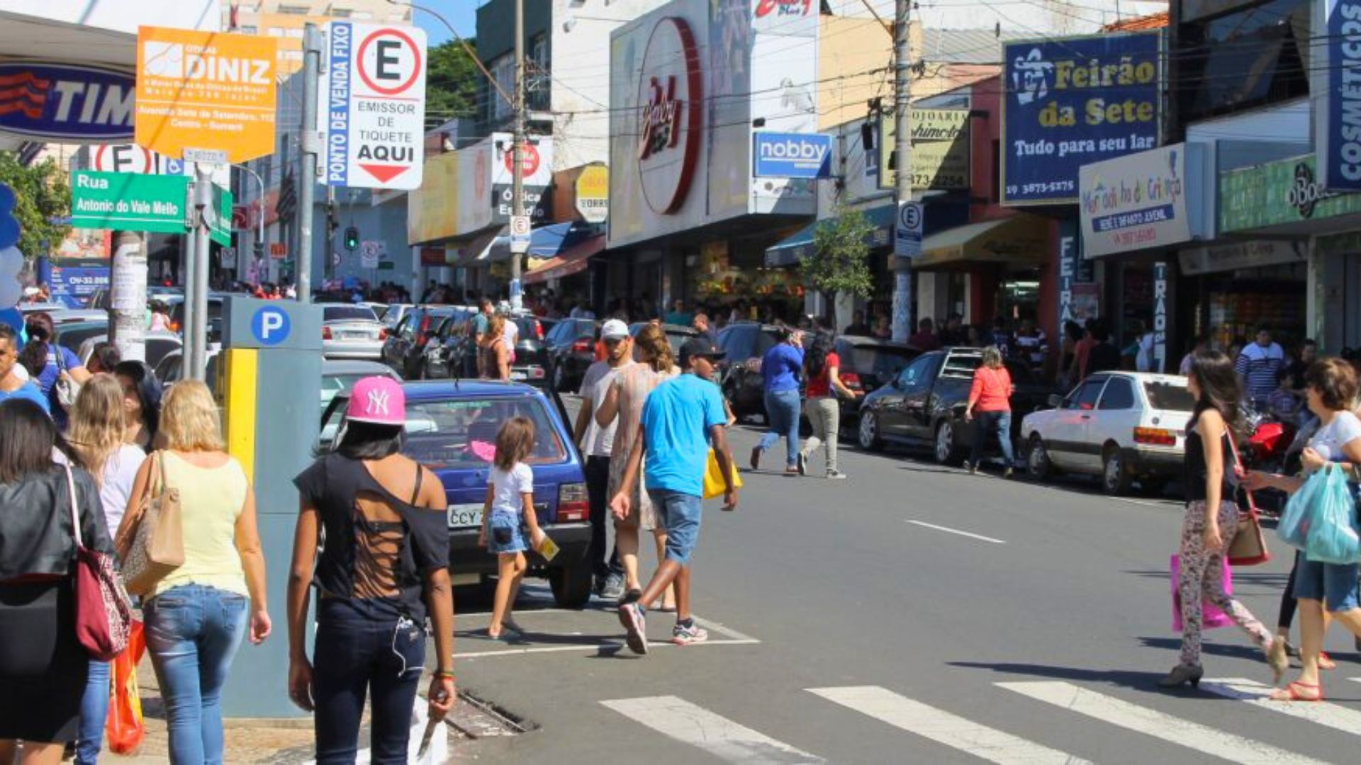 Nova regra exige acordo sindical para comércio abrir em feriados em Sumaré a partir de 2026
