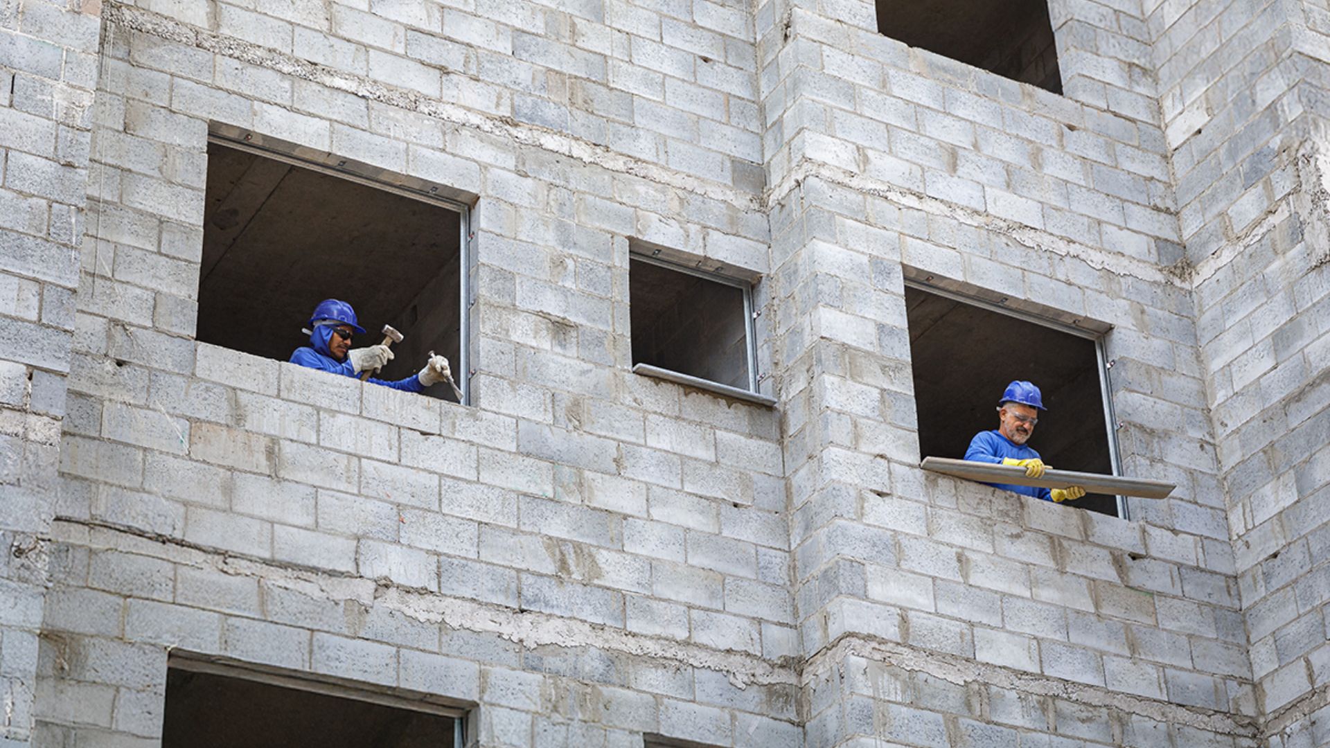 Setor da construção gera mais de 3.400 vagas na RMC em 2025