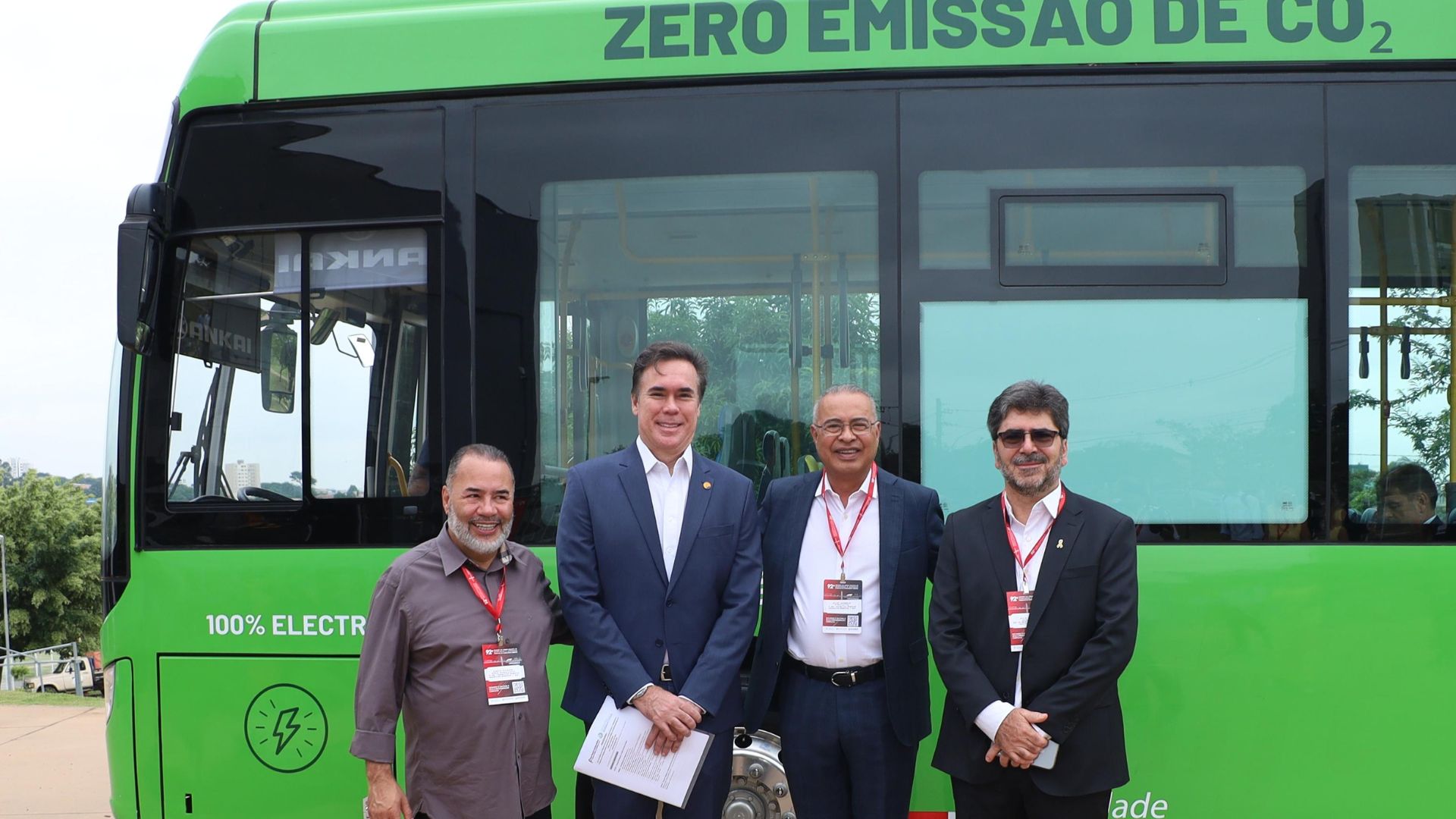 Prefeito Zezé Gomes representa Hortolândia no UITP Summit 2025 em Hamburgo