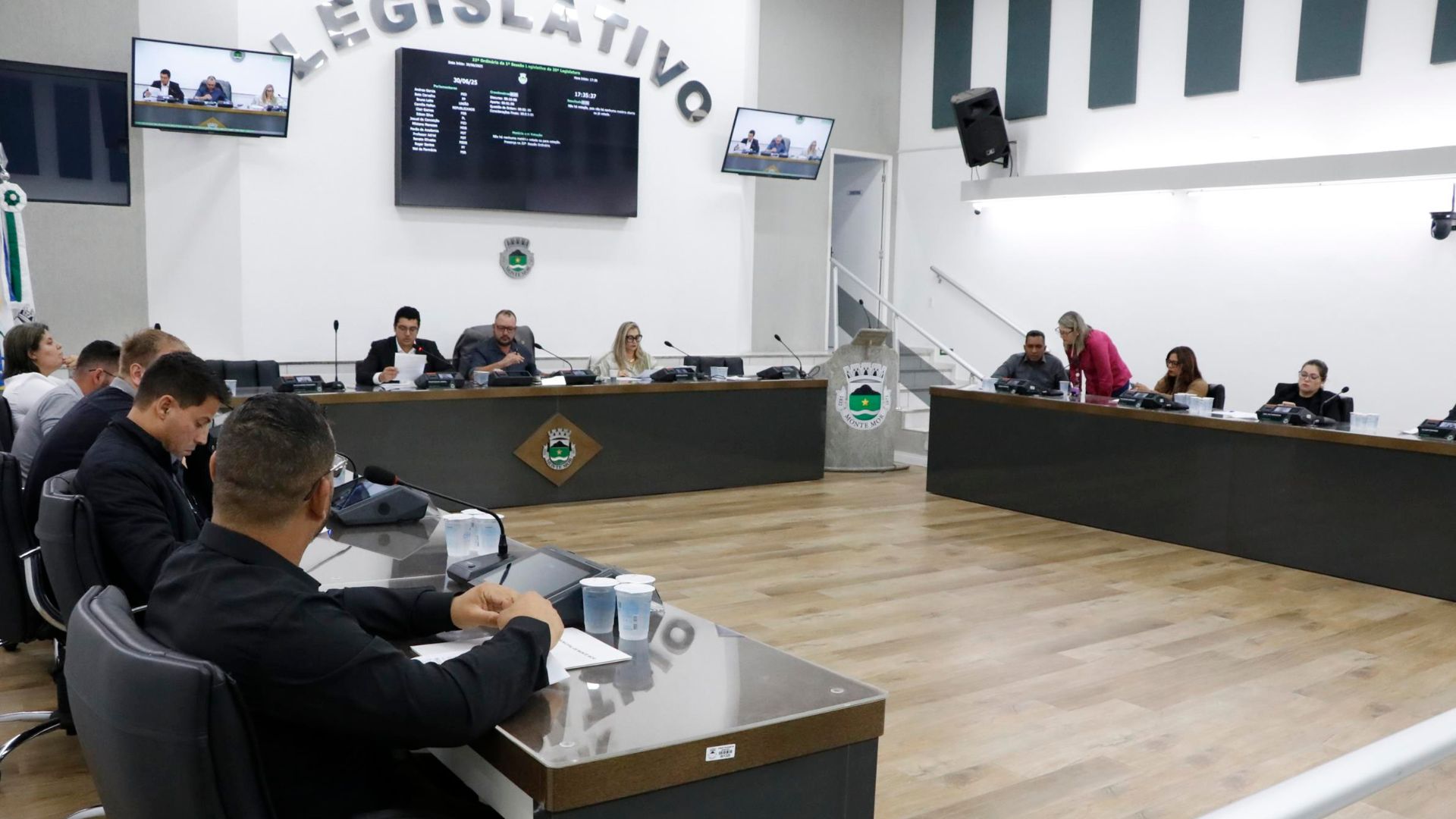 Monte Mor aprova pagamento a servidores afastados por investigação administrativa