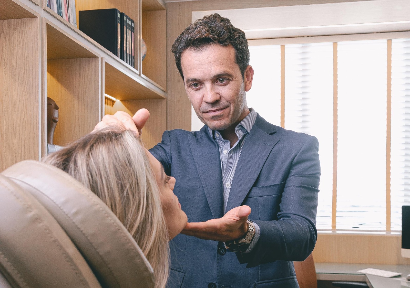 O que faz um nariz ser bonito? Cirurgia estética busca harmonia facial sem apagar identidade