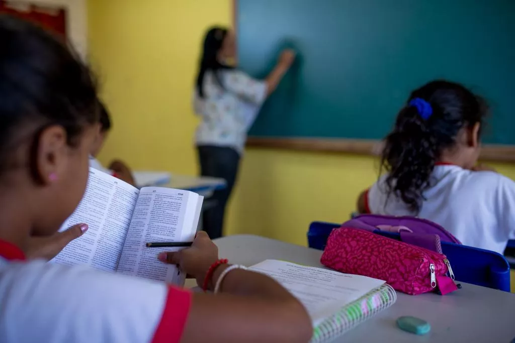 Ideb 2025 mostra diferenças entre redes municipais e estaduais da região