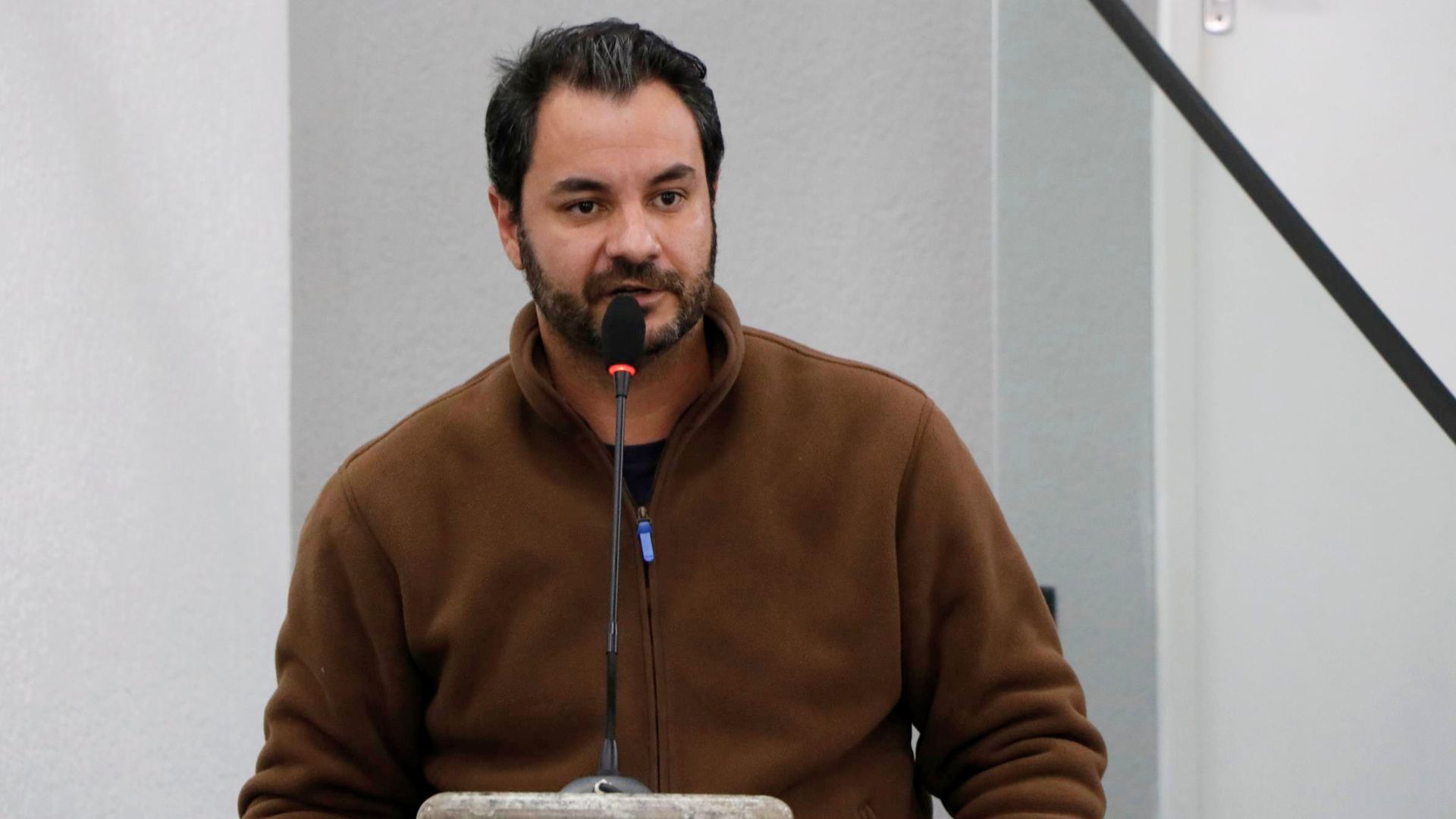 Vereador de Monte Mor defende reajuste e plano de carreira para servidores públicos