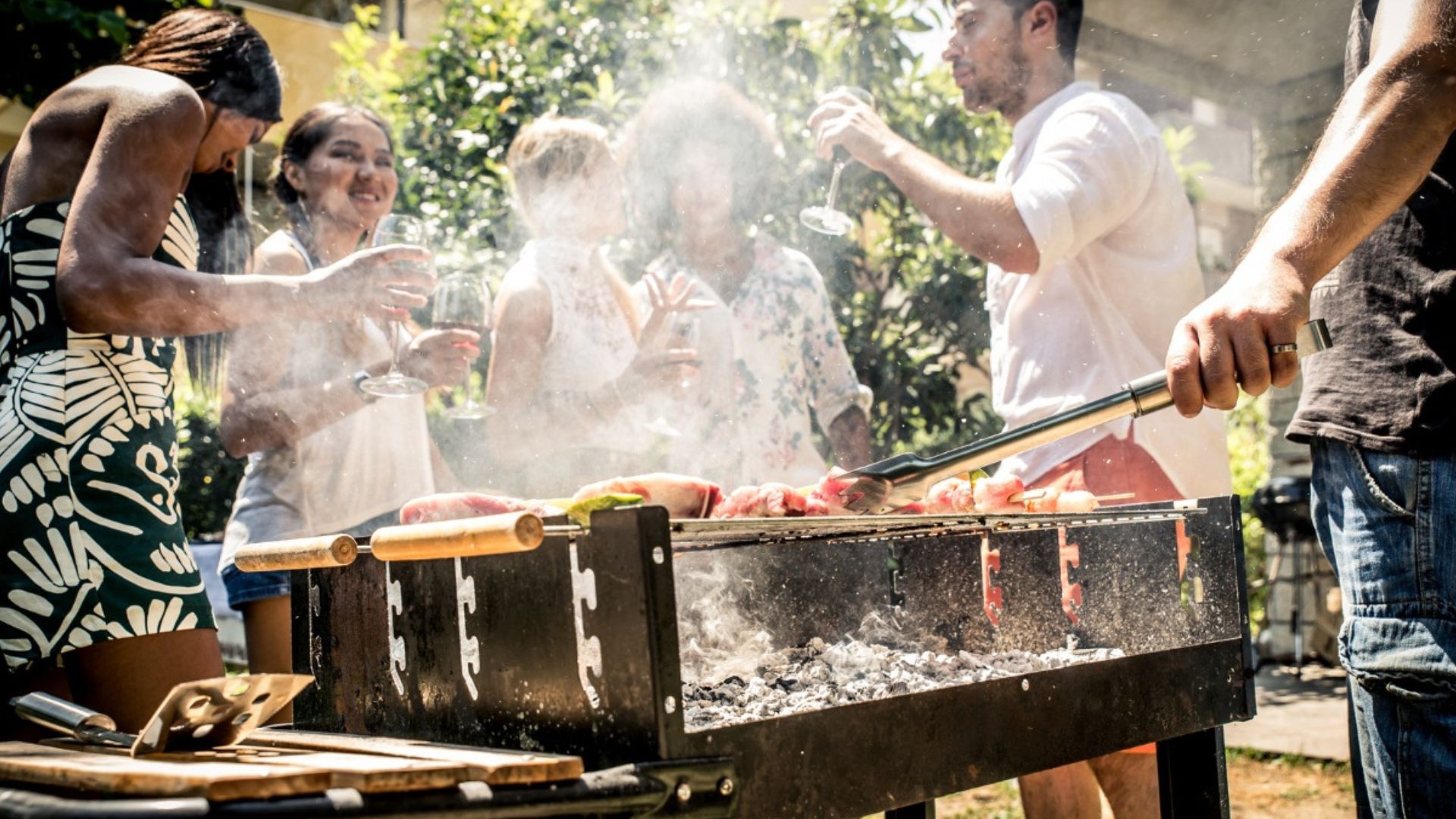 Churrasco em casa: dicas para organizar e facilitar a reunião