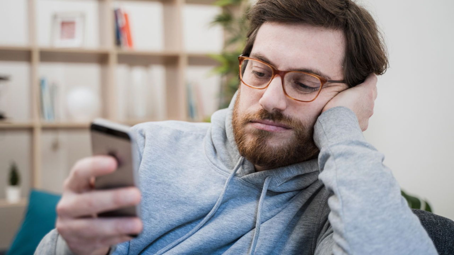 Ghosting pode ampliar sofrimento emocional, diz especialista