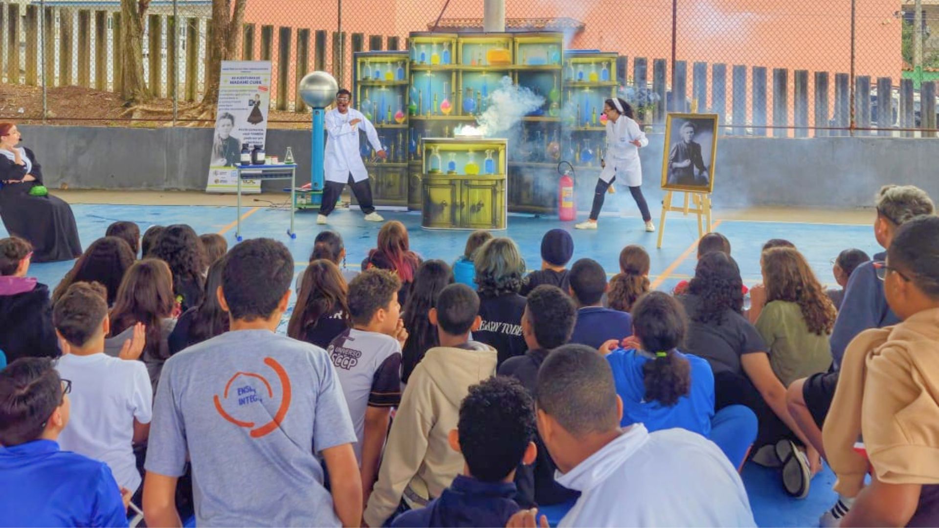 Espetáculo gratuito "As Aventuras de Madame Curie" circula por escolas de Sumaré de 24 a 27 de agosto