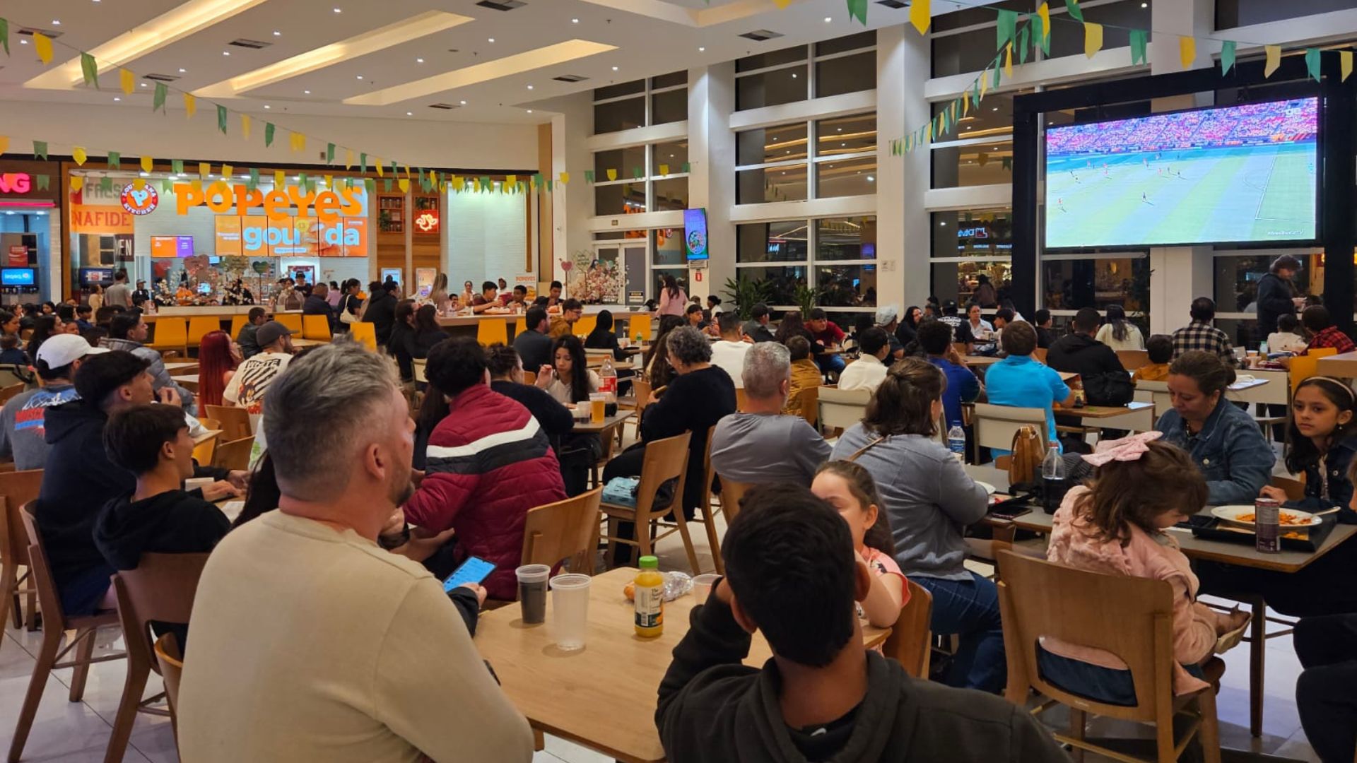 Shopping ParkCity Sumaré transmite jogos do Brasil com entrada gratuita