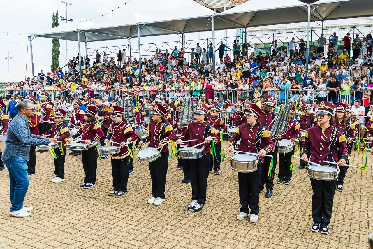 Desfile cívico de 7 de Setembro no Parque Brasil 500 em Paulínia