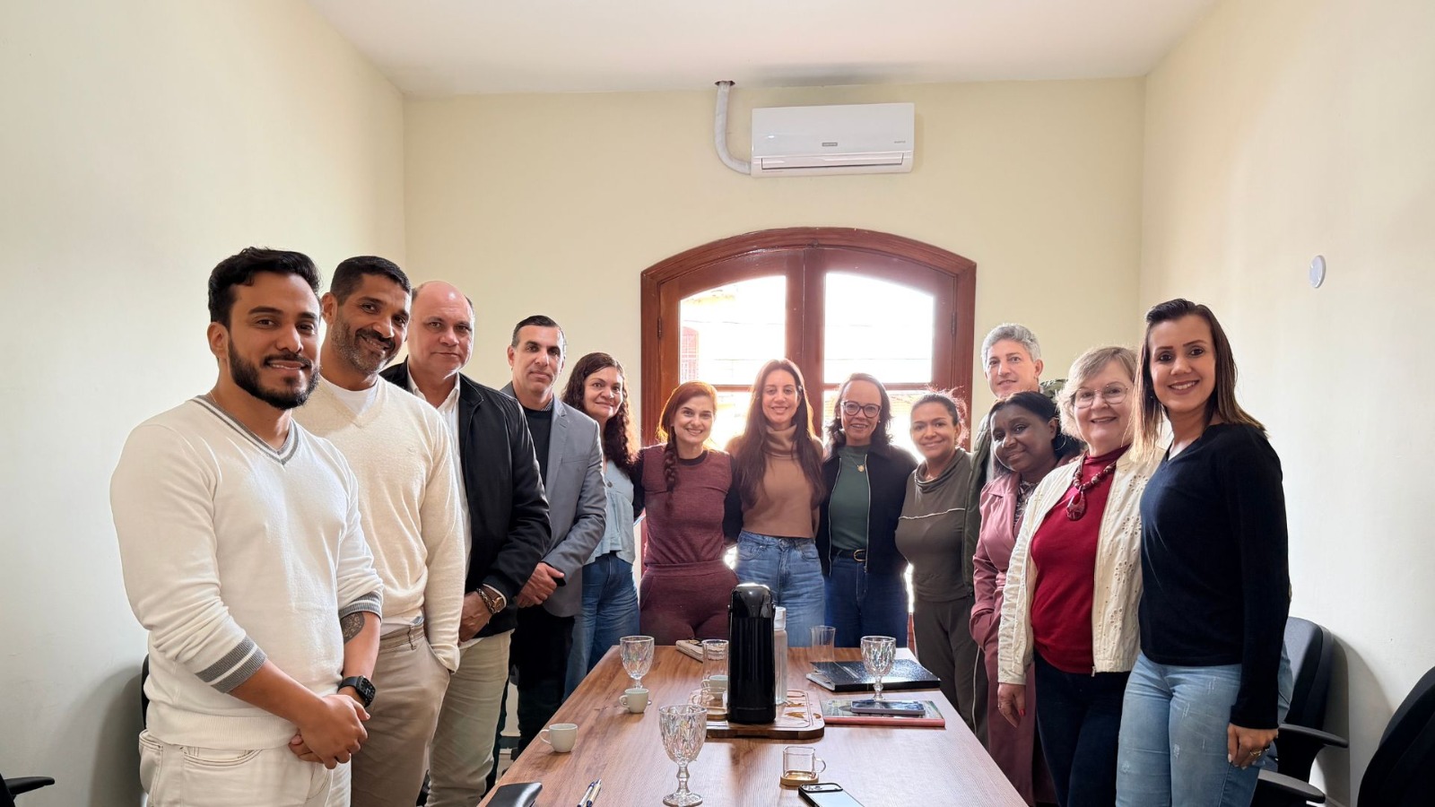 Reunião técnica entre gestores da Educação de Sumaré e de Paulínia na sede da secretaria municipal