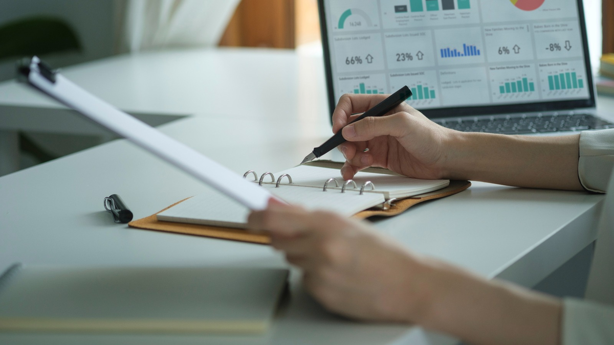 Anotações administrativas e ambiente de trabalho profissionalizante