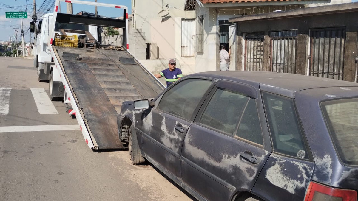 Hortolândia inicia remoção de veículos e carcaças abandonadas em ruas e avenidas