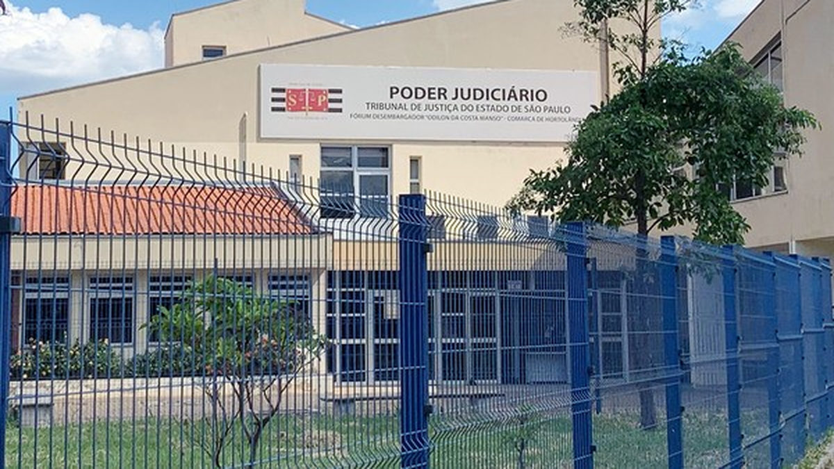 Fachada do Fórum da Comarca de Hortolândia, com identificação do Tribunal de Justiça de São Paulo.