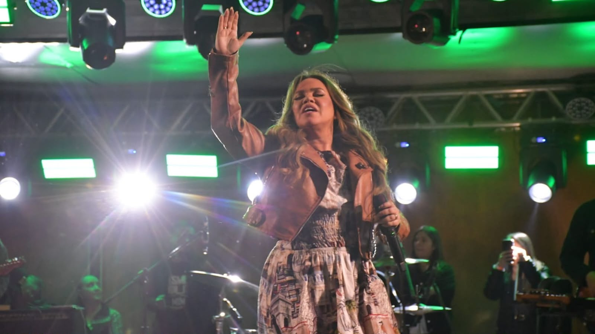 Sumaré abre programação dos 158 anos com show gratuito de Sarah Farias