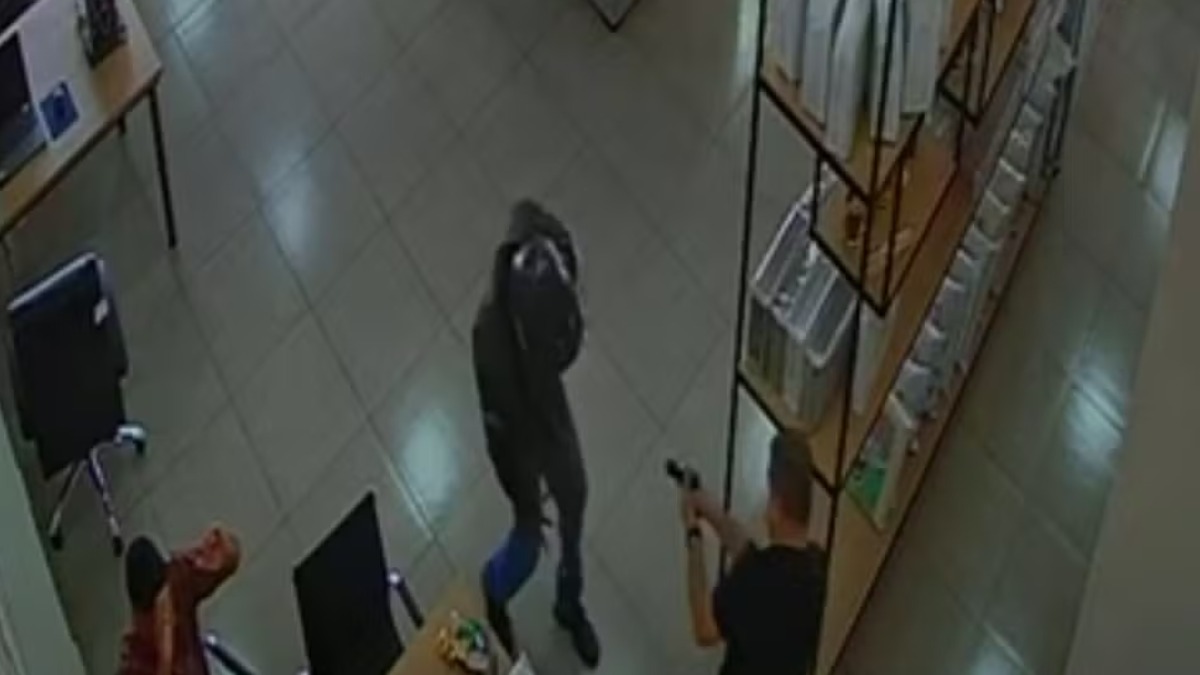 Suspeito morre após comerciante reagir a assalto em loja de Sumaré