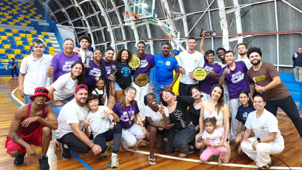 Equipe de Hortolândia conquista cinturão profissional da Copa Interior de Capoeira