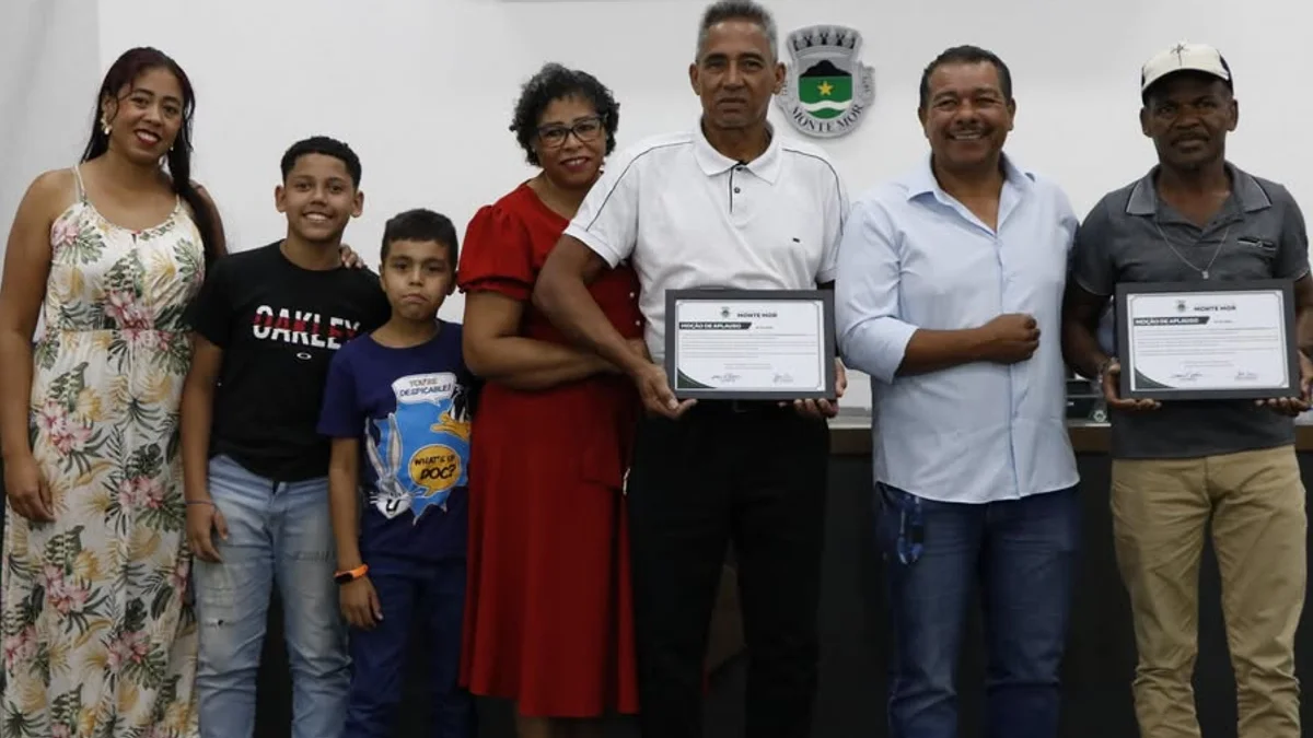 Moradores que salvaram motorista de aplicativo de agressão em Monte Mor são homenageados pela Câmara