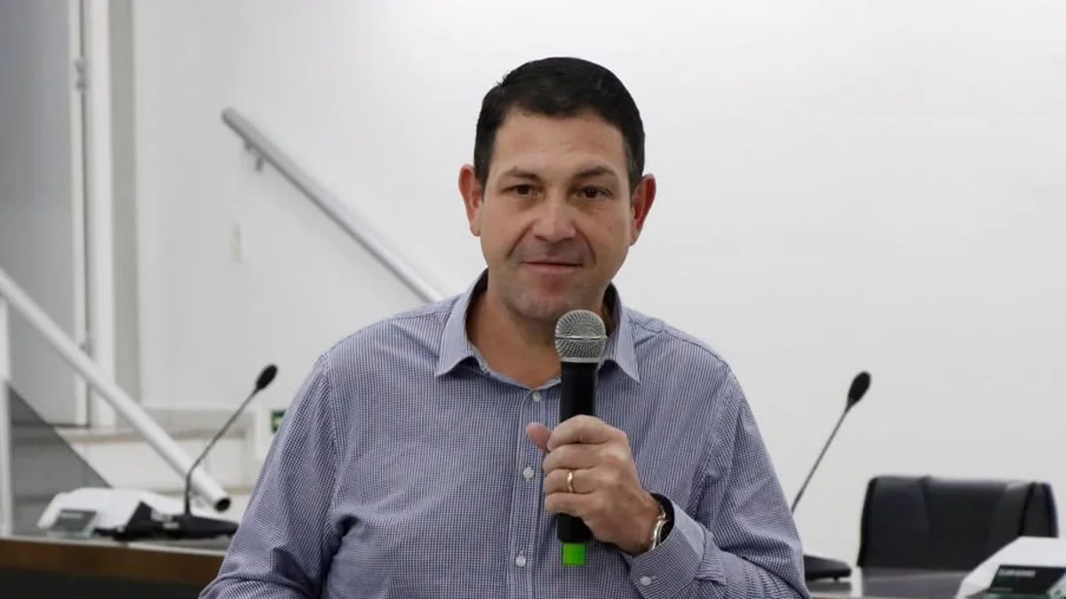 Por 10 votos a 1, Câmara de Monte Mor rejeita denúncia de cassação contra prefeito Murilo