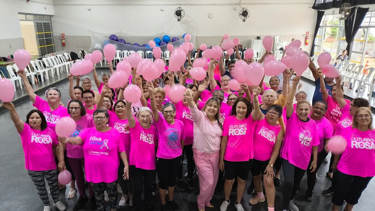 Caminhada Outubro Rosa em Nova Odessa abre troca de camisetas por alimentos e fraldas