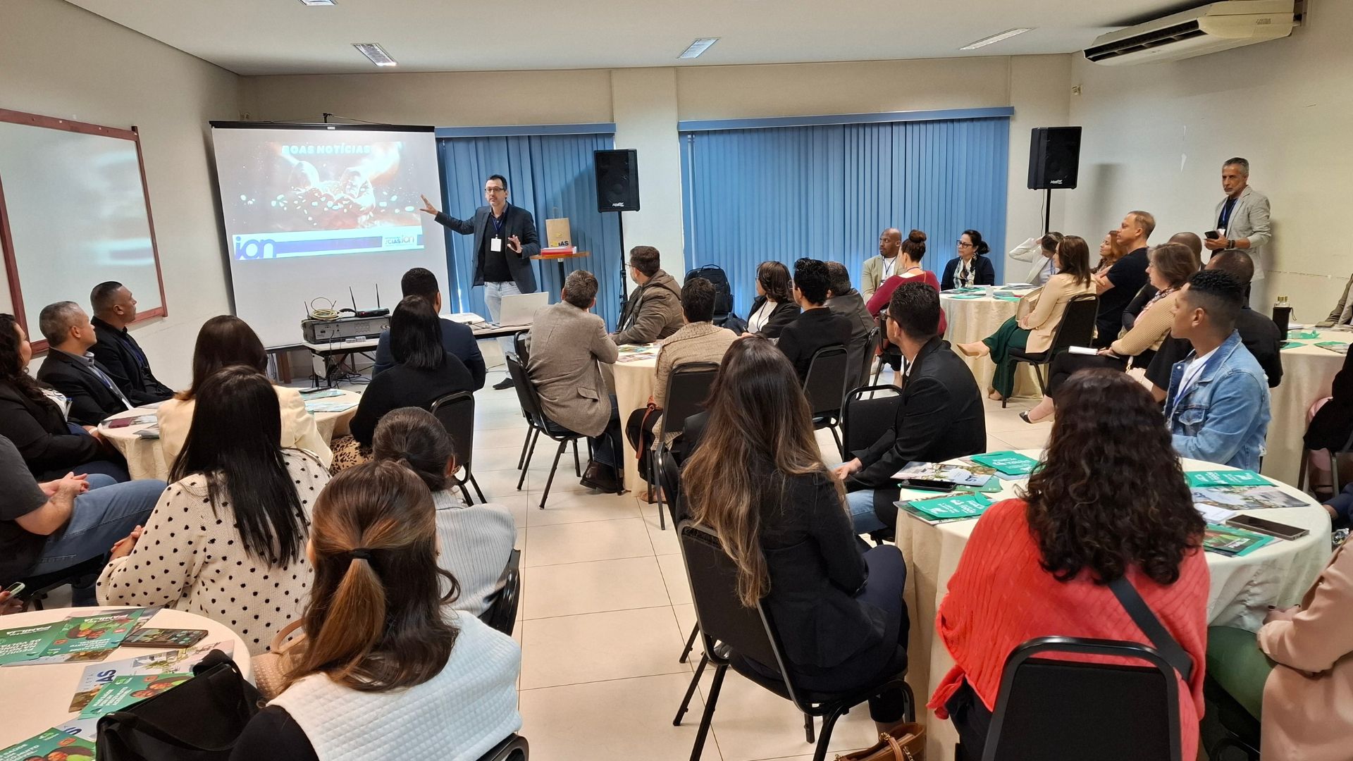 Evento de networking da ACIAS reúne cerca de 60 empresários