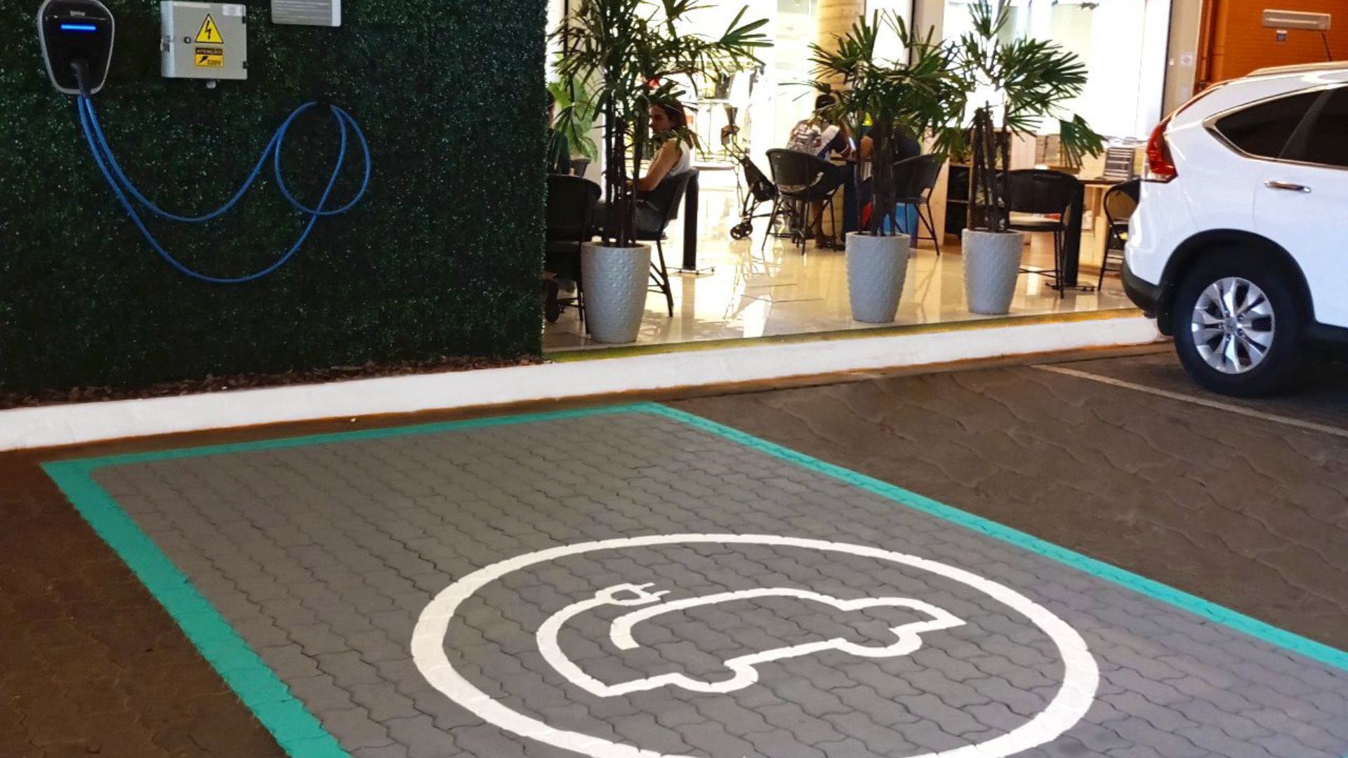 Shopping ParkCity Sumaré oferece uso gratuito de carregador para veículos elétricos