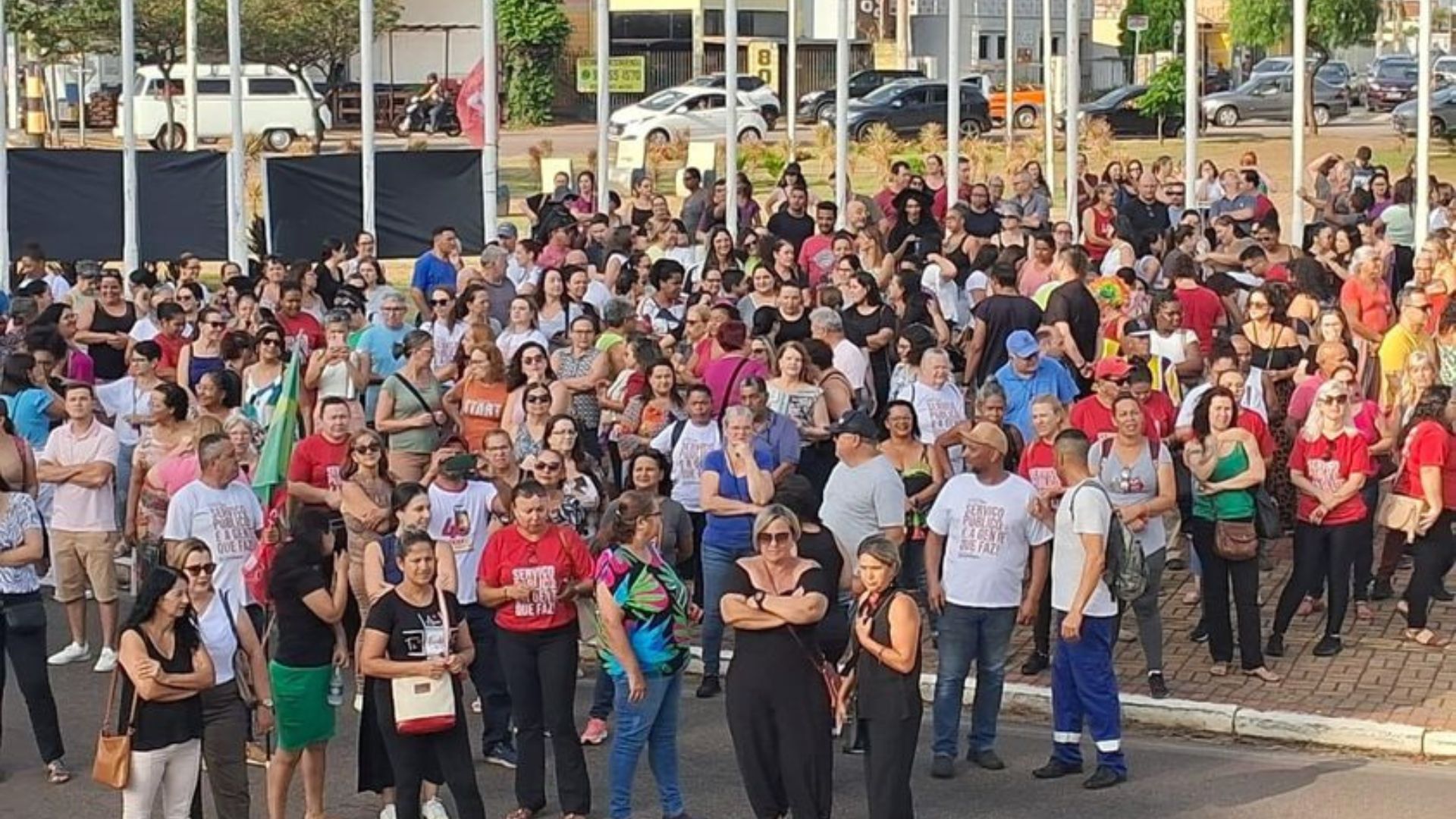 Desvalorização dos servidores começou com Dalben, e se agravou com Bacchim, Cristina e Luiz