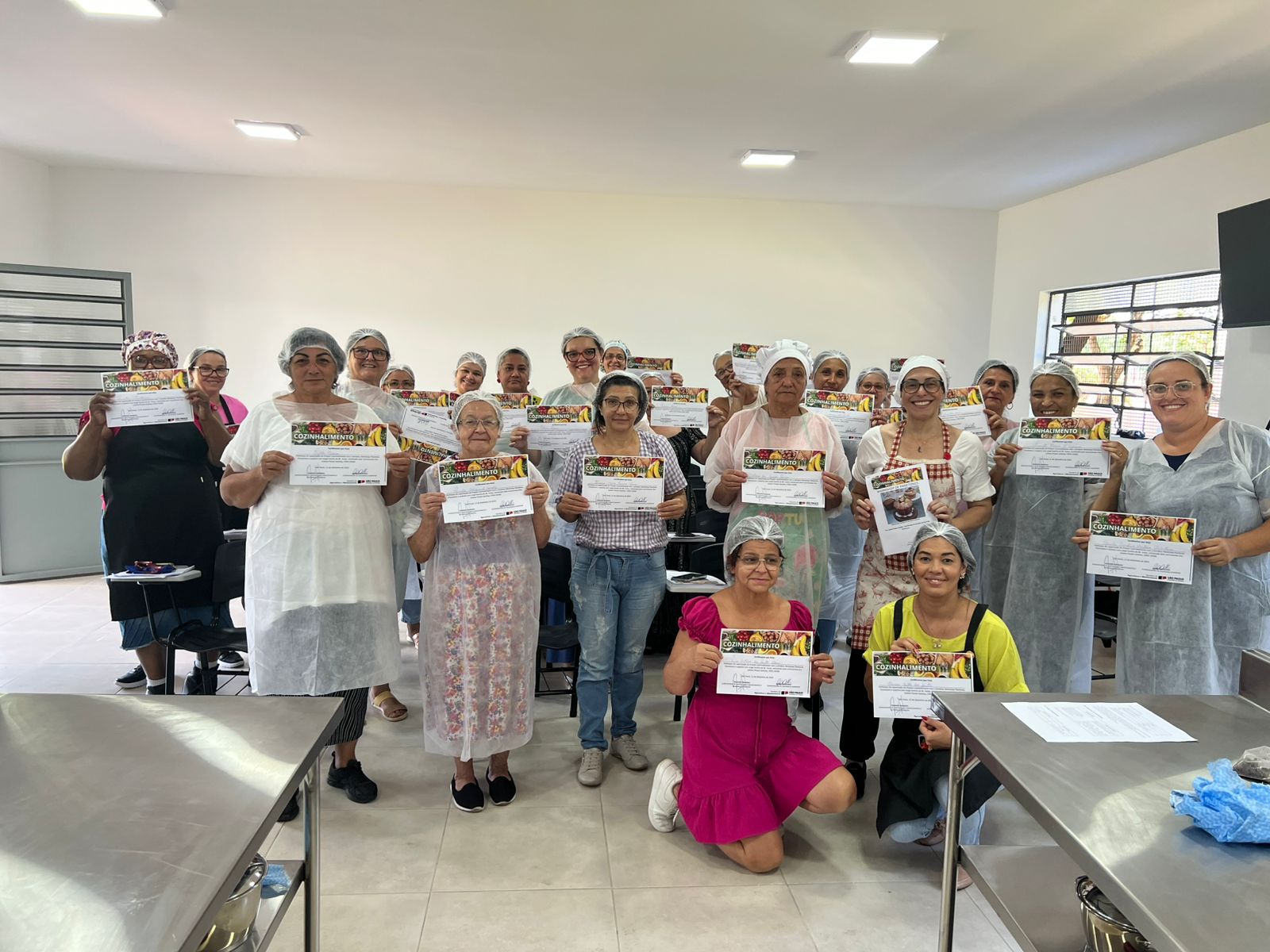 Cozinhalimento da Prefeitura de Nova Odessa Forma 30 Alunos em Curso de Panetones e Chocotones