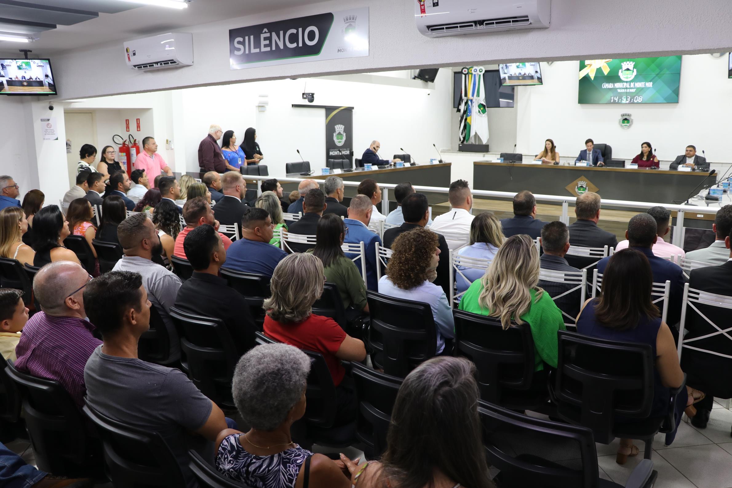 Câmara de Monte Mor Realiza Cerimônia de Diplomação dos Eleitos