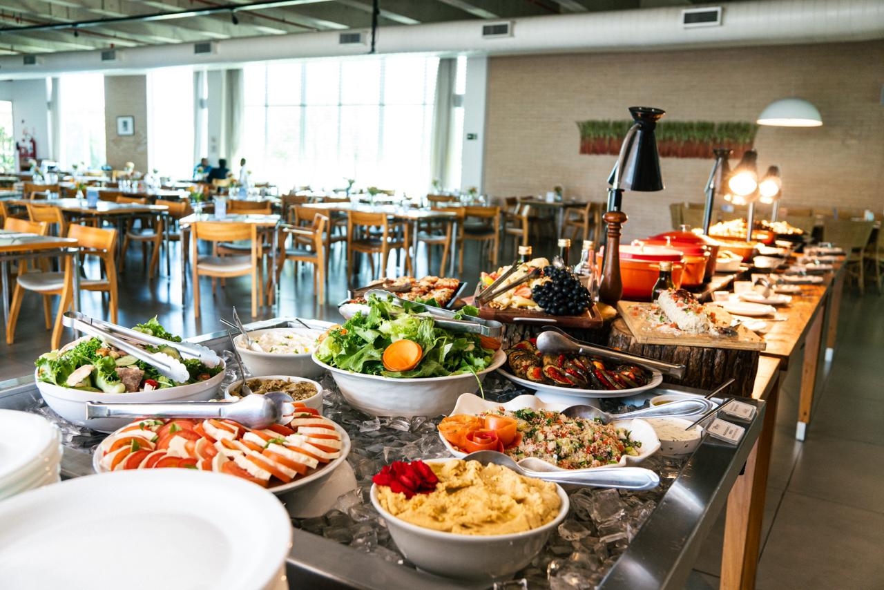 Restaurante Vitorino retoma cardápios temáticos no almoço executivo em Paulínia