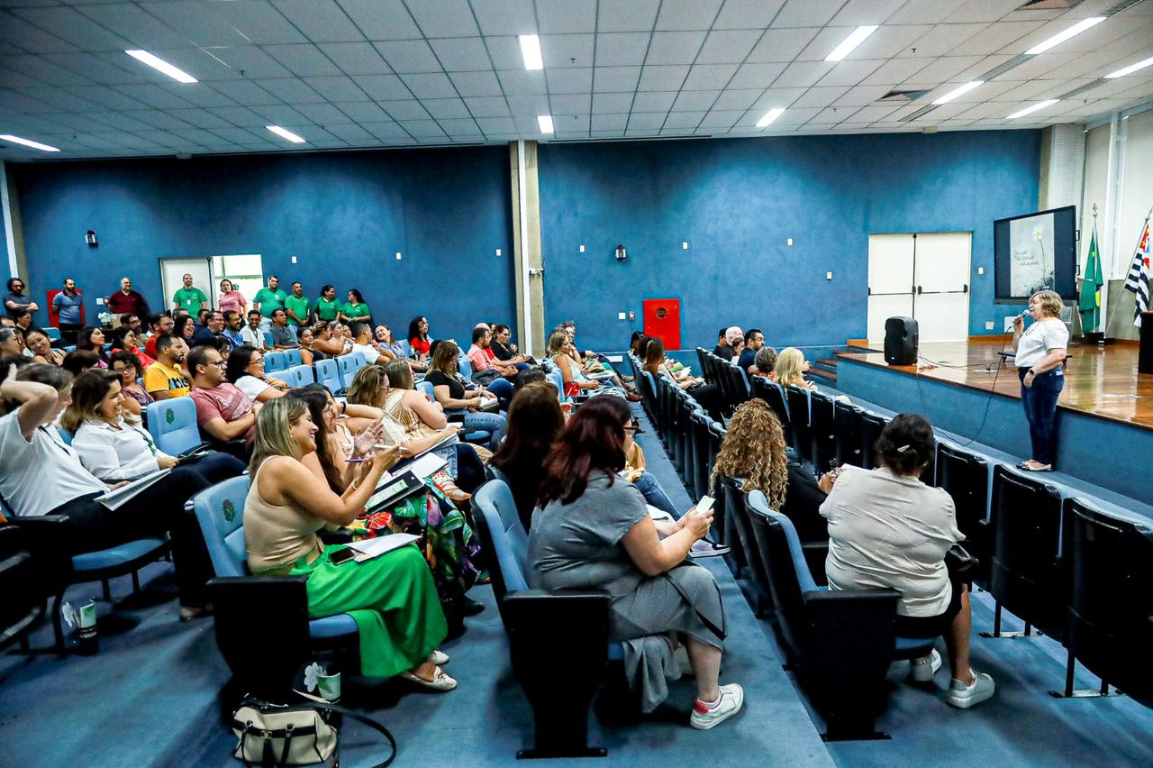 Evento de acolhimento para educadores em Paulínia