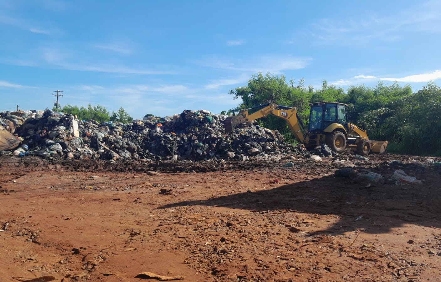 Prefeitura de Sumaré realiza mutirão para retirada de lixo acumulado na Vila Soma