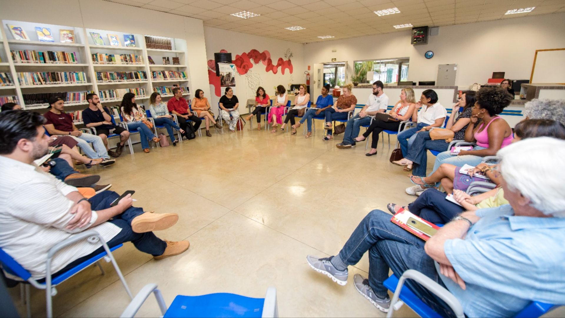 Roda de Conversa em Piracicaba discute "Humanizar para se entender" e prepara Fórum Diálogos na Educação 2025