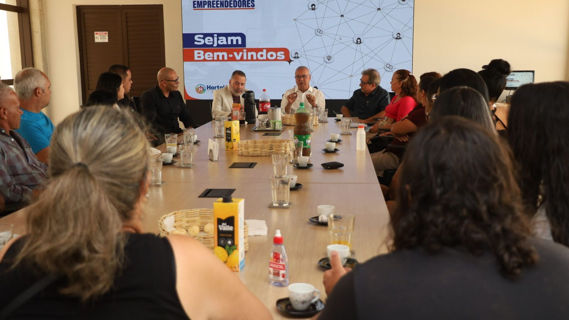 Prefeito Zezé Gomes destaca a importância das feiras noturnas e reforça apoio aos feirantes em Hortolândia