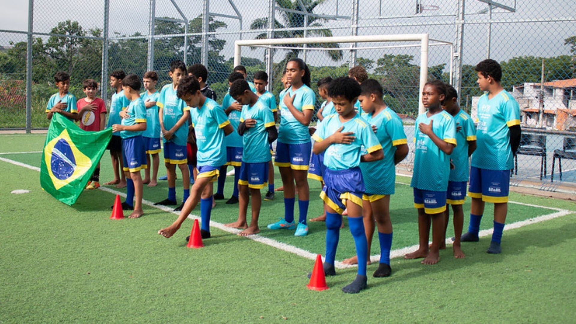 Associação Pró-Esporte e Cultura oferece 100 vagas para aulas de futebol em Sumaré