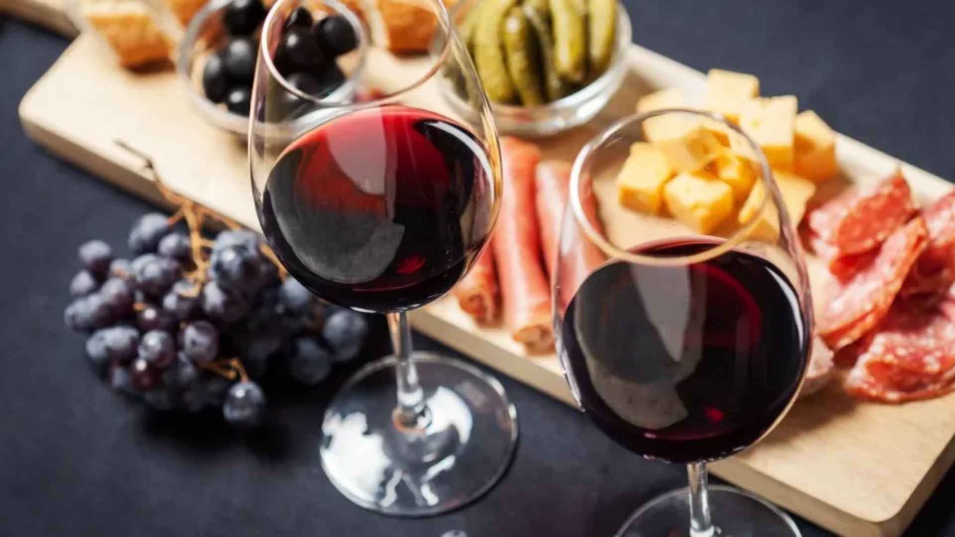 Harmonize Vinhos com sua Tábua de Frios: Dicas Imperdíveis