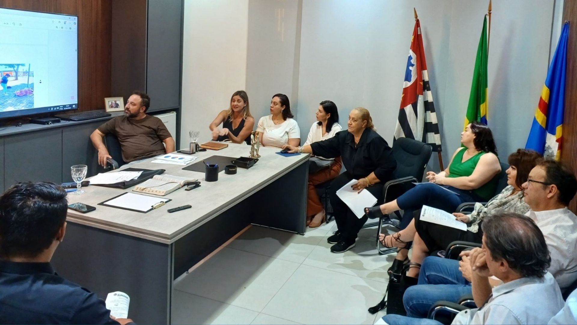 Prefeito de Sumaré discute segurança e acolhimento com comerciantes em reunião