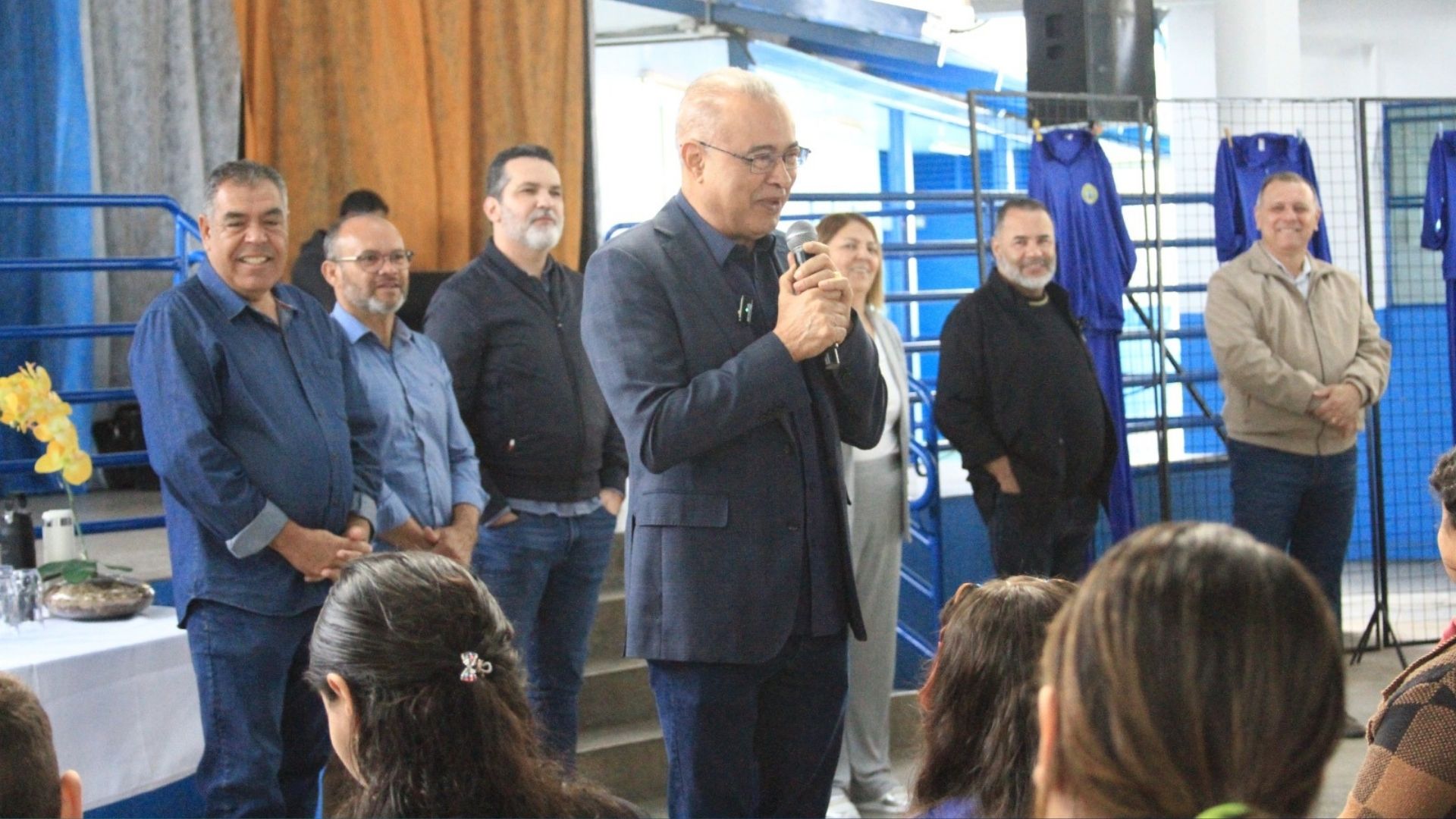 Hortolândia inicia entrega de kits de uniformes de inverno para 25 mil estudantes