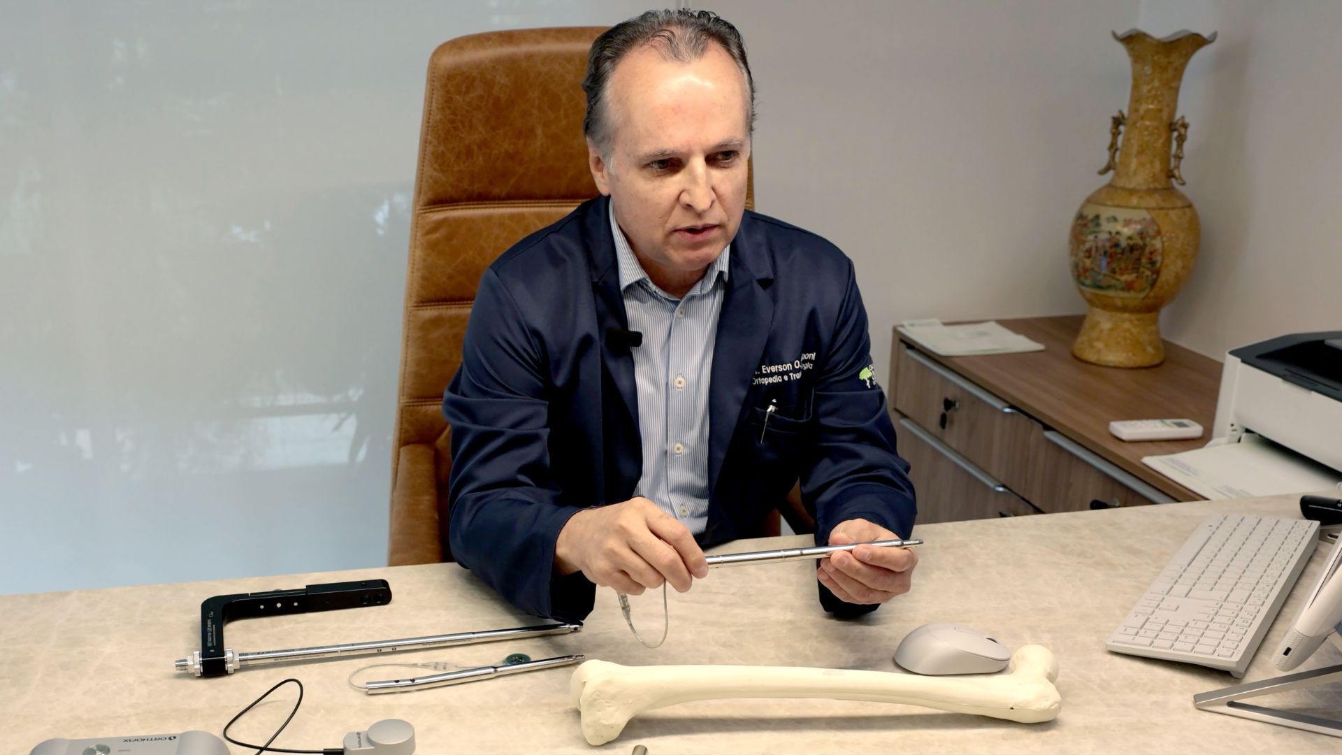 Cirurgia eletrônica em Campinas permite alongar ossos da perna em até 8 cm