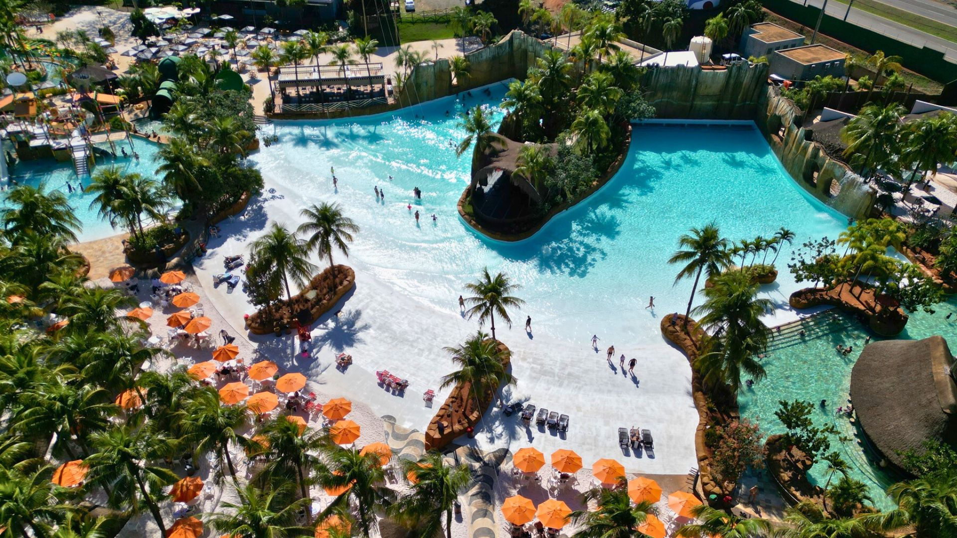 Hot Beach Olímpia lança live com até 30% de desconto em diárias e ingressos