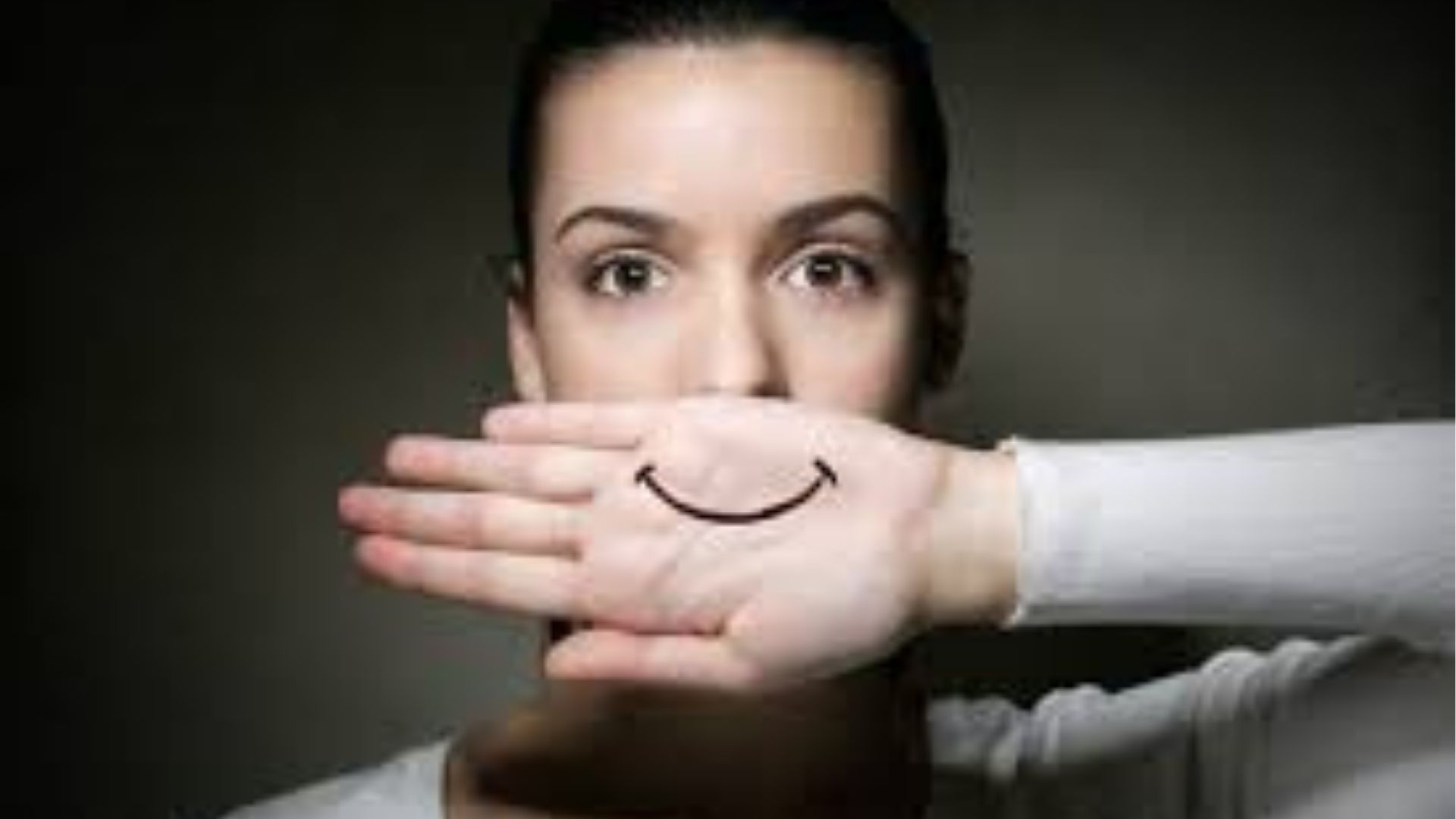 Repressão emocional aumenta estresse e pode provocar ansiedade, insônia e isolamento