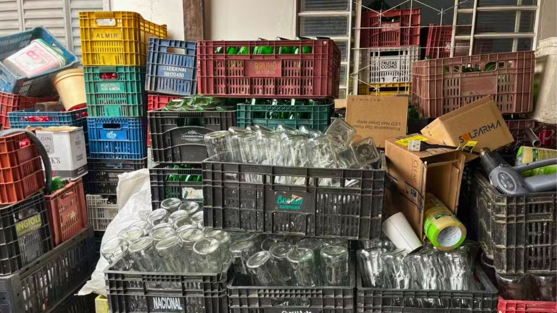 Polícia desmantela fábricas clandestinas de bebidas com metanol na RMC