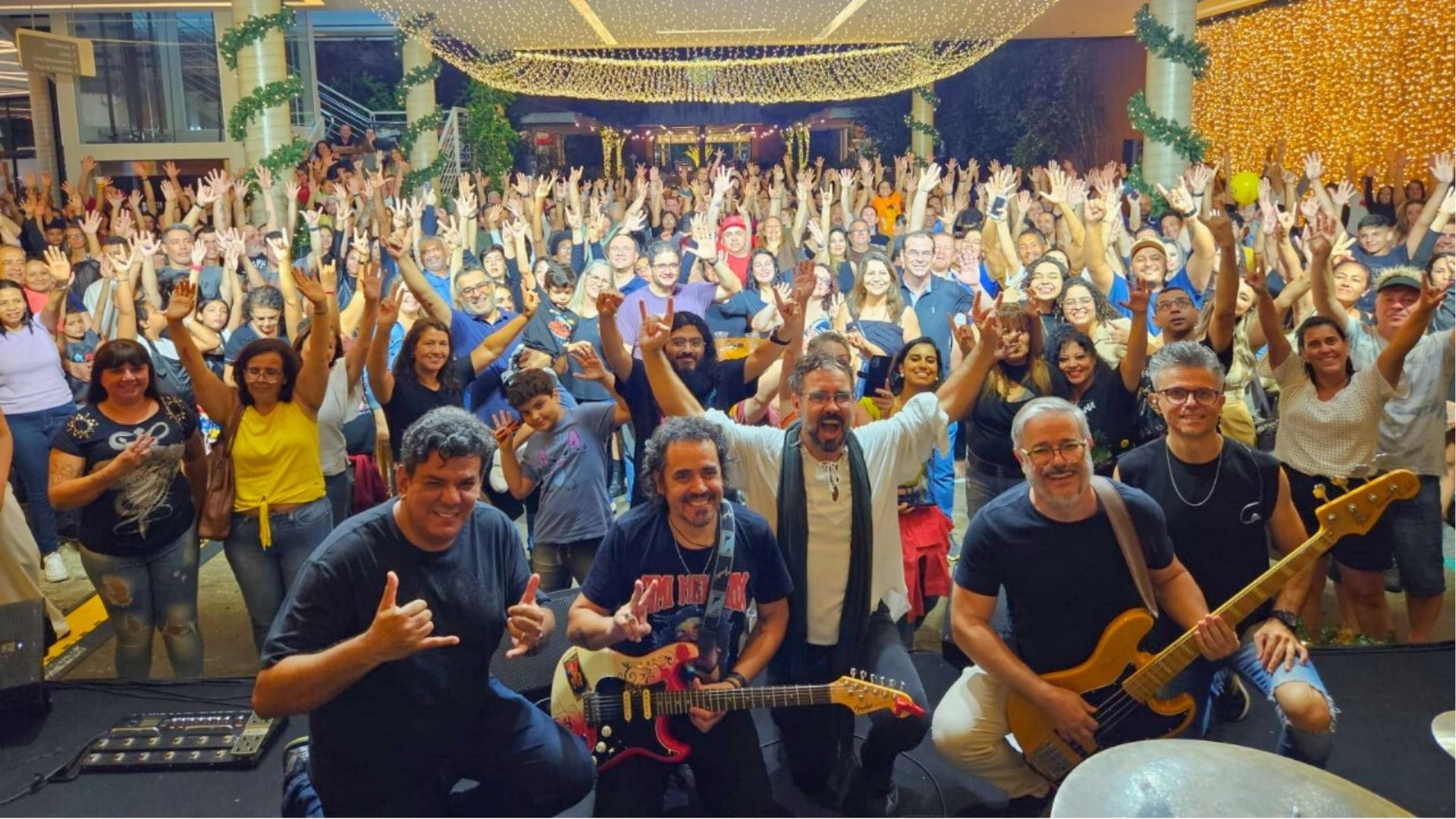 Show cover da Legião Urbana no Shopping ParkCity Sumaré