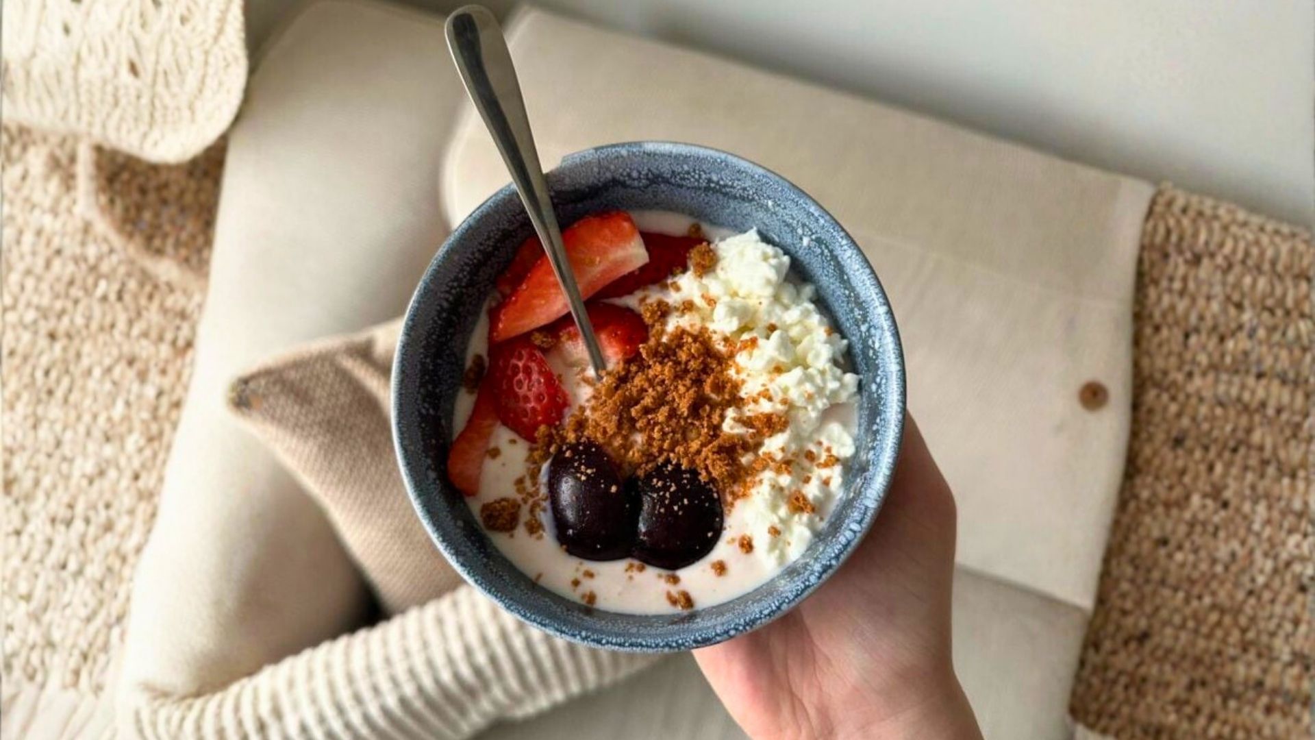 Culinária: iogurte caseiro cremoso com 2 ingredientes em 6–8 horas