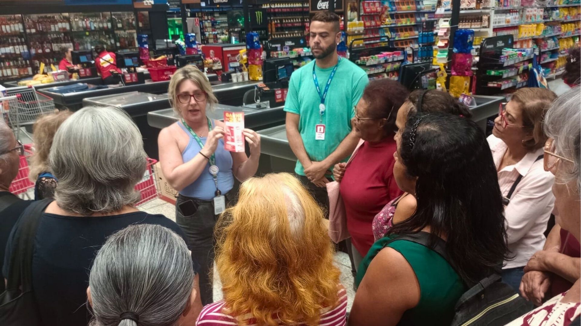 Sumaré: idosos vivenciam empreendedorismo em supermercado