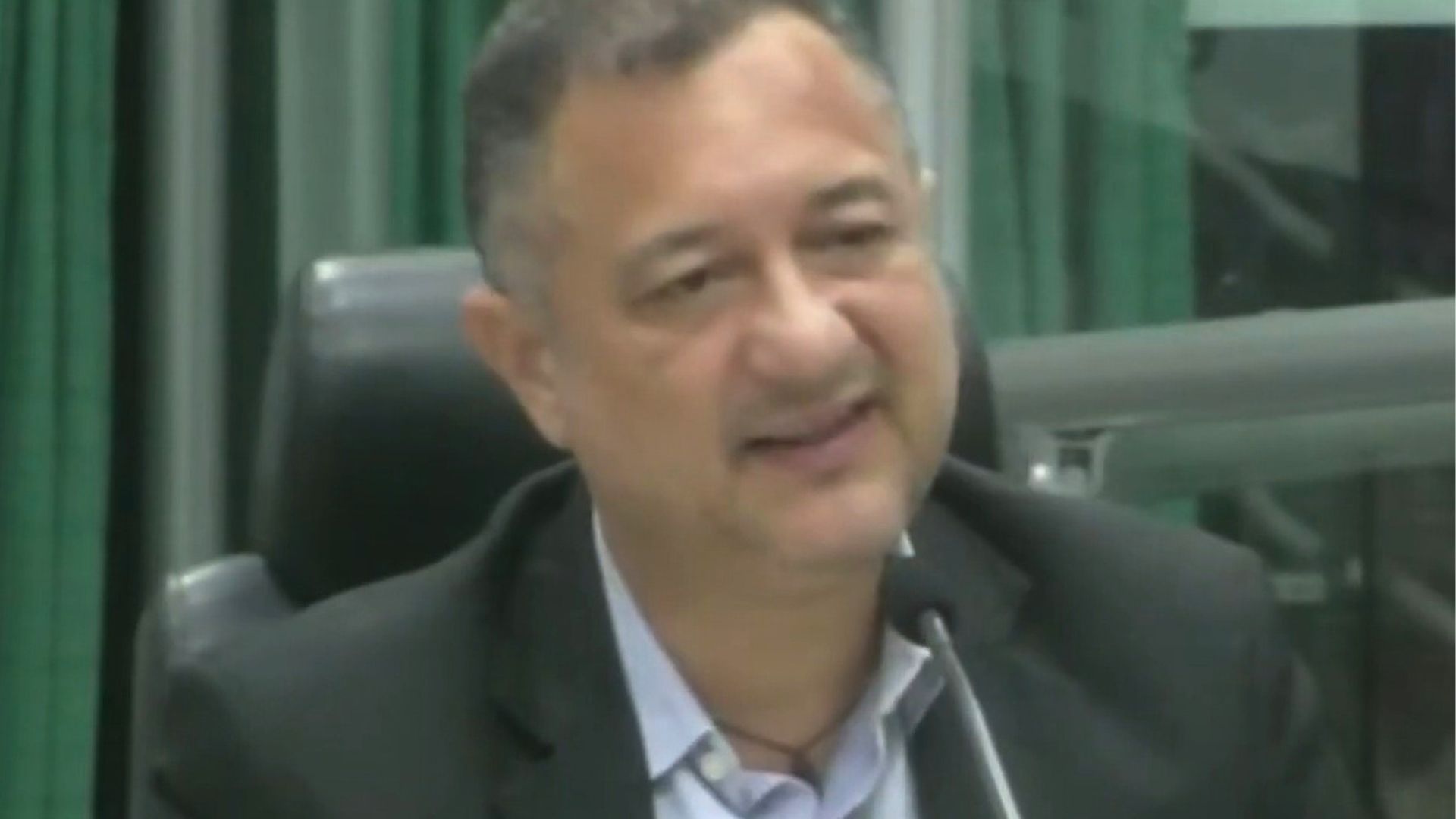 Vereadores e servidores se confrontam na Câmara de Paulínia