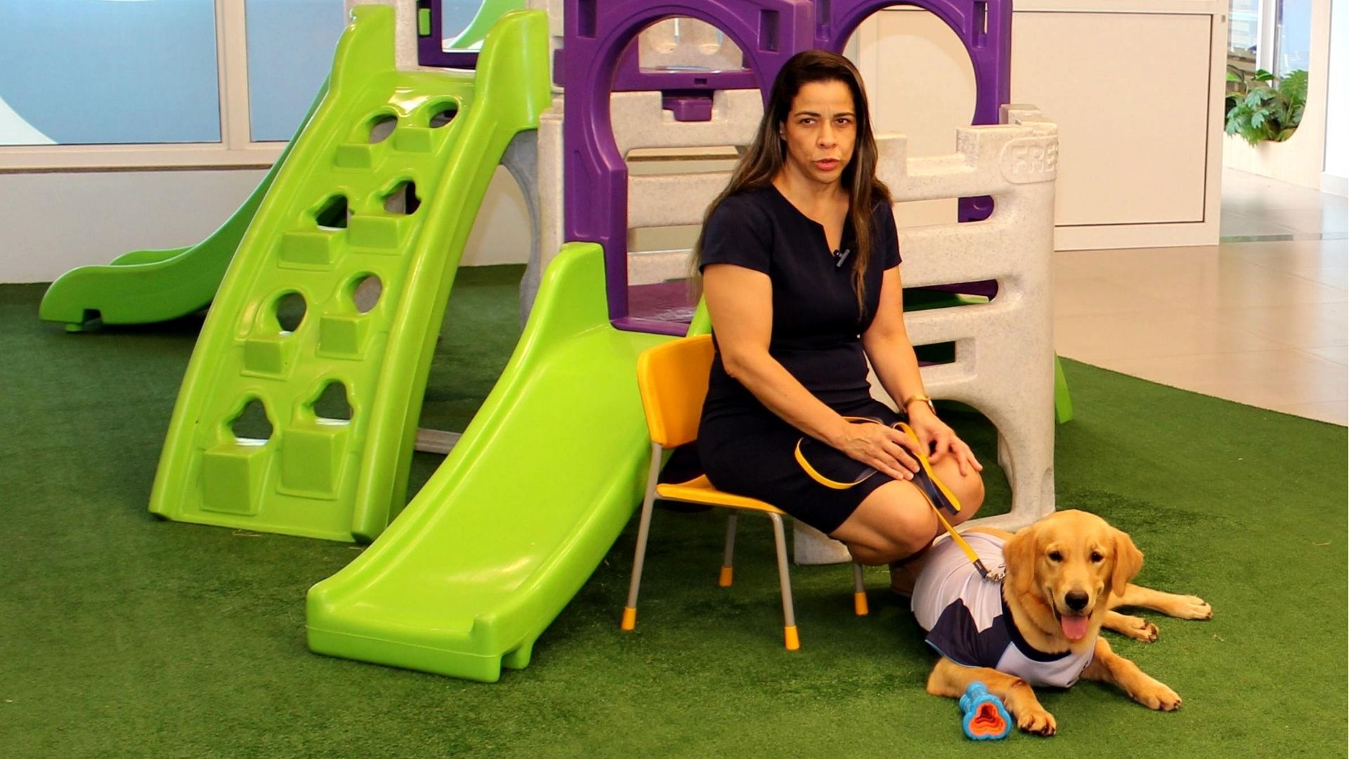 Educação: cão ensina afeto e ciência na escola